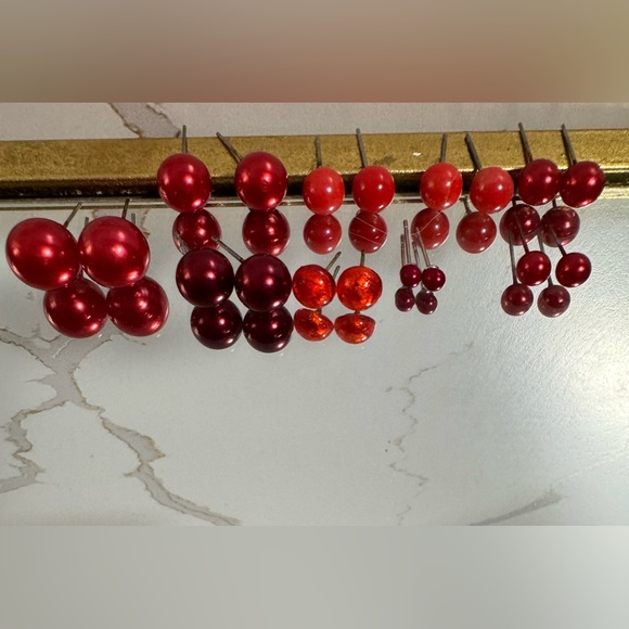 Red  faux pearl earring bundle - Picture 4 of 5
